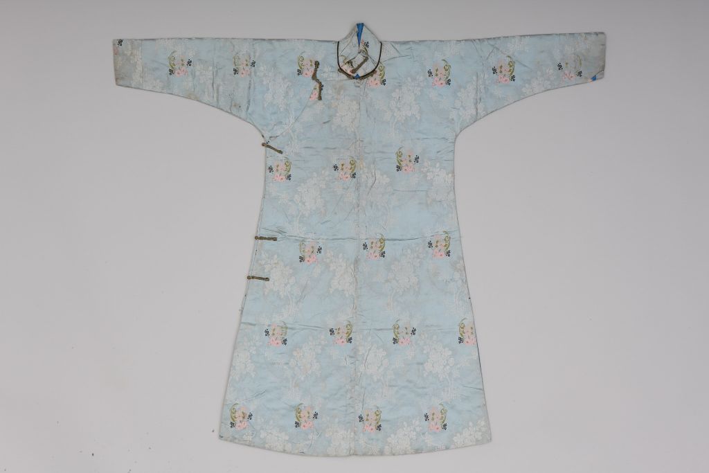 图片[1]-Lake Ocean Flower Thai Satin Cotton Robe-China Archive